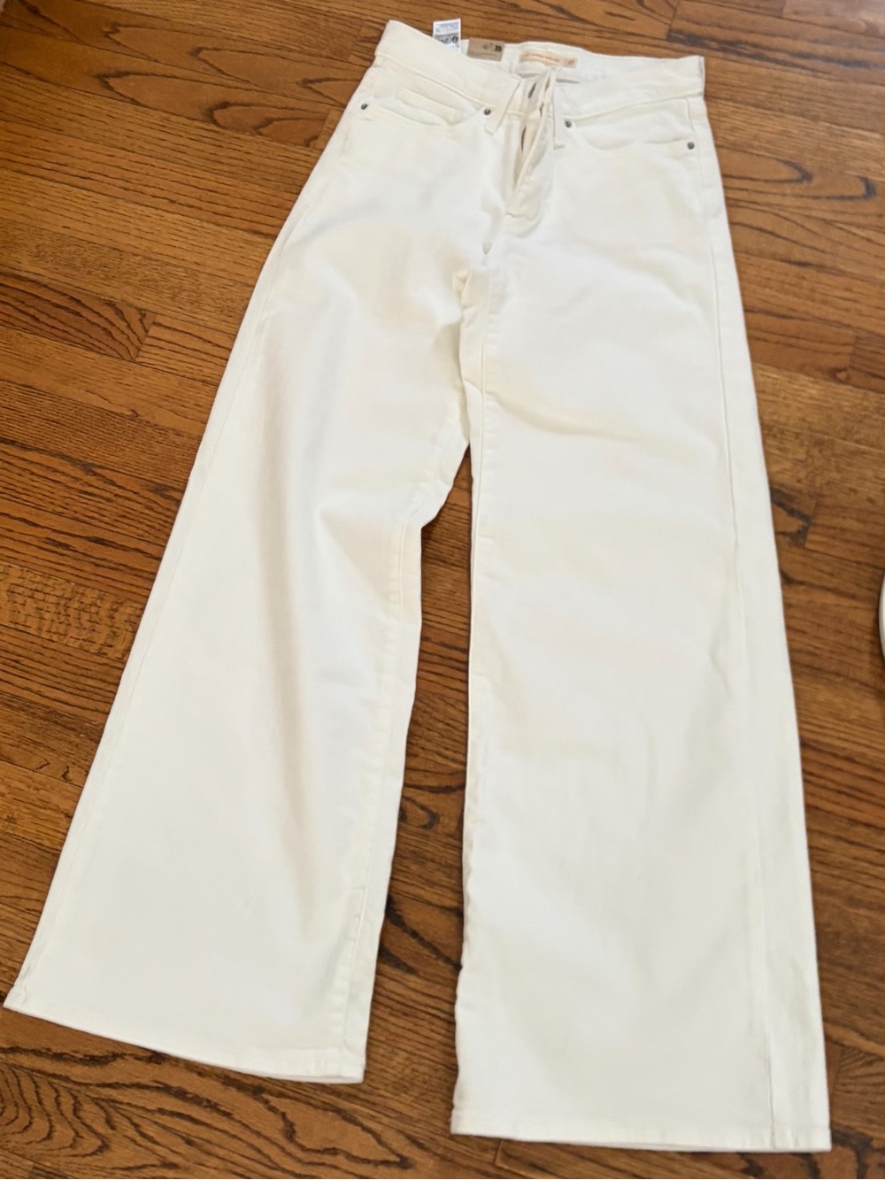 Levi's Wide Leg Flare Jeans in Off-White